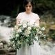 großer Brautstrauß mit Dahlien und Eucalyptus für eine Hochzeit im Sommer von Wildflower